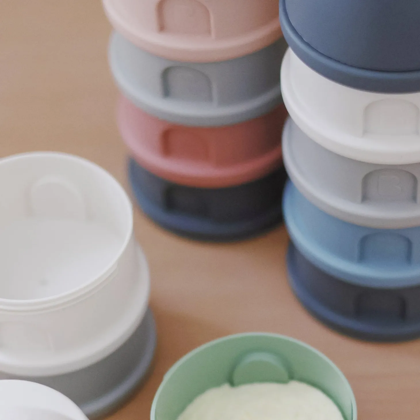 Béaba Boîte doseuse pour lait en poudre 4 compartiments Mineral Grey/Blue