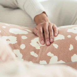 Béaba                    Coussin de maternité Big Flopsy Jersey    Savannah Bloom