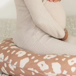 Béaba                    Coussin de maternité Big Flopsy Jersey    Savannah Bloom