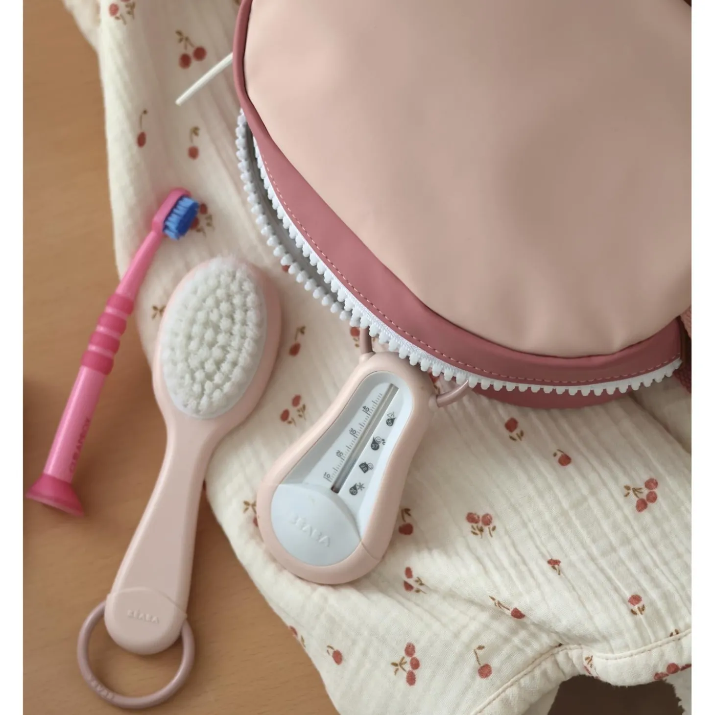 Béaba Trousse de toilette Faro Rose Poudre