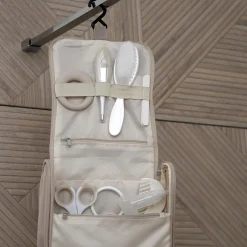 Béaba                    Trousse de Toilette Nomade 10 Accessoires    Clay Earth