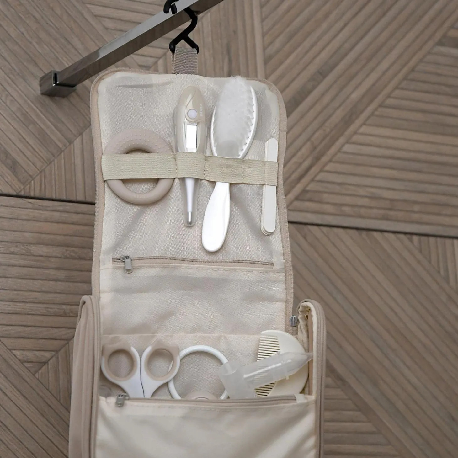 Béaba Trousse de Toilette Nomade 10 Accessoires Clay Earth
