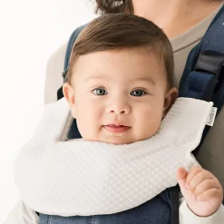 BabyBjörn                    Bavoir pour porte-bébé One    Blanc