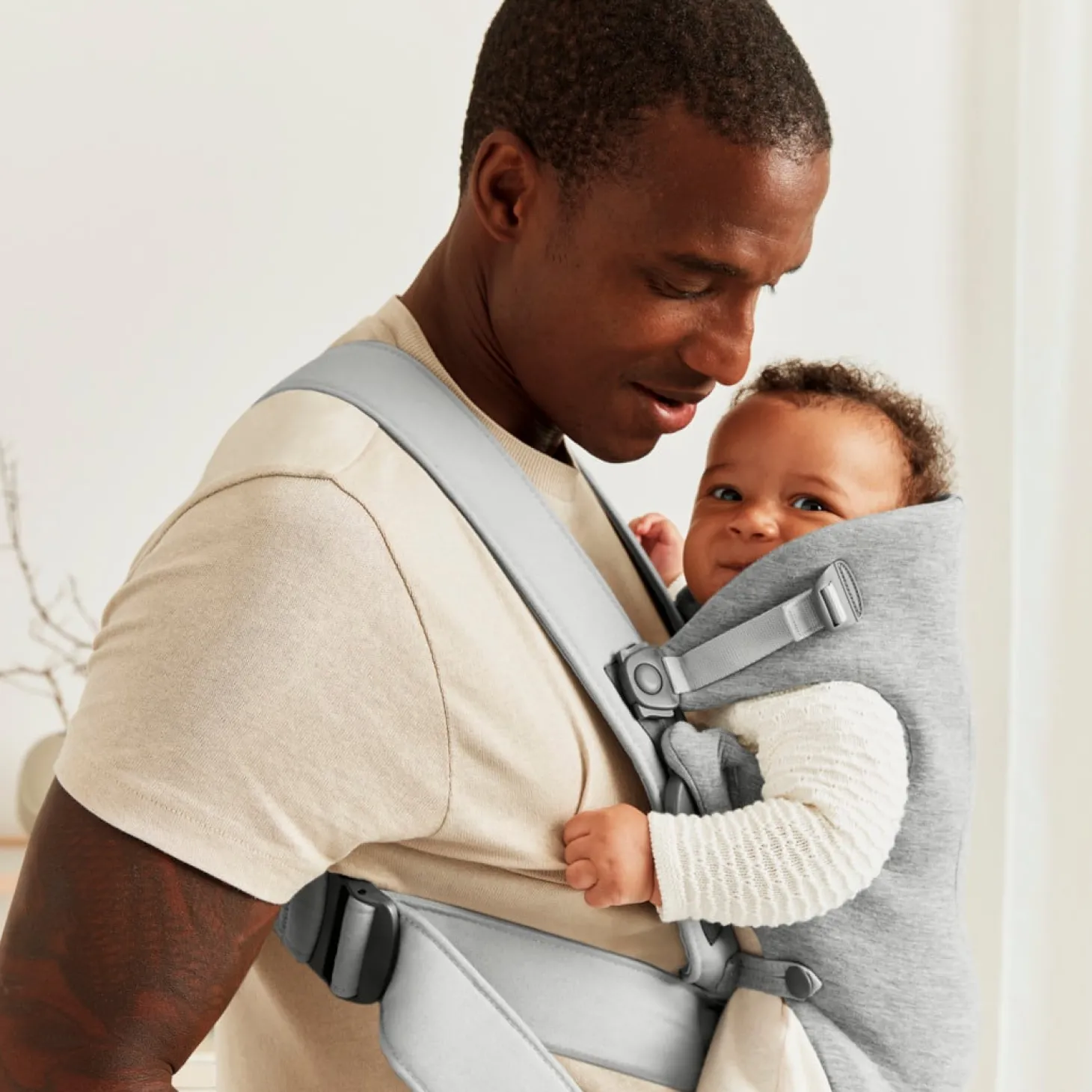 BabyBjörn Porte-bébé Mini Jersey Gris Clair, Jersey 3D
