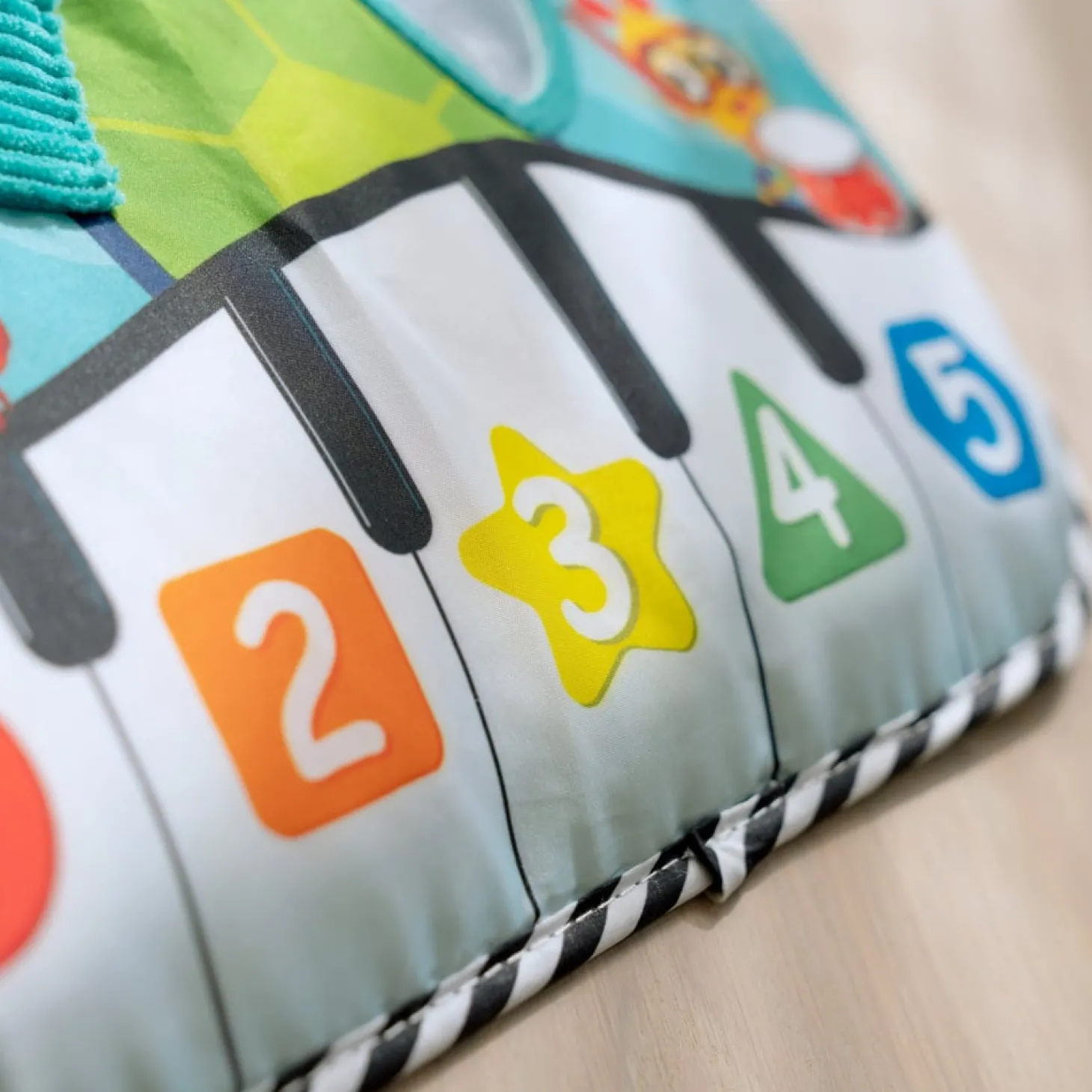 Baby Einstein Clavier musical à suspendre Neptune la Tortue Multicolore