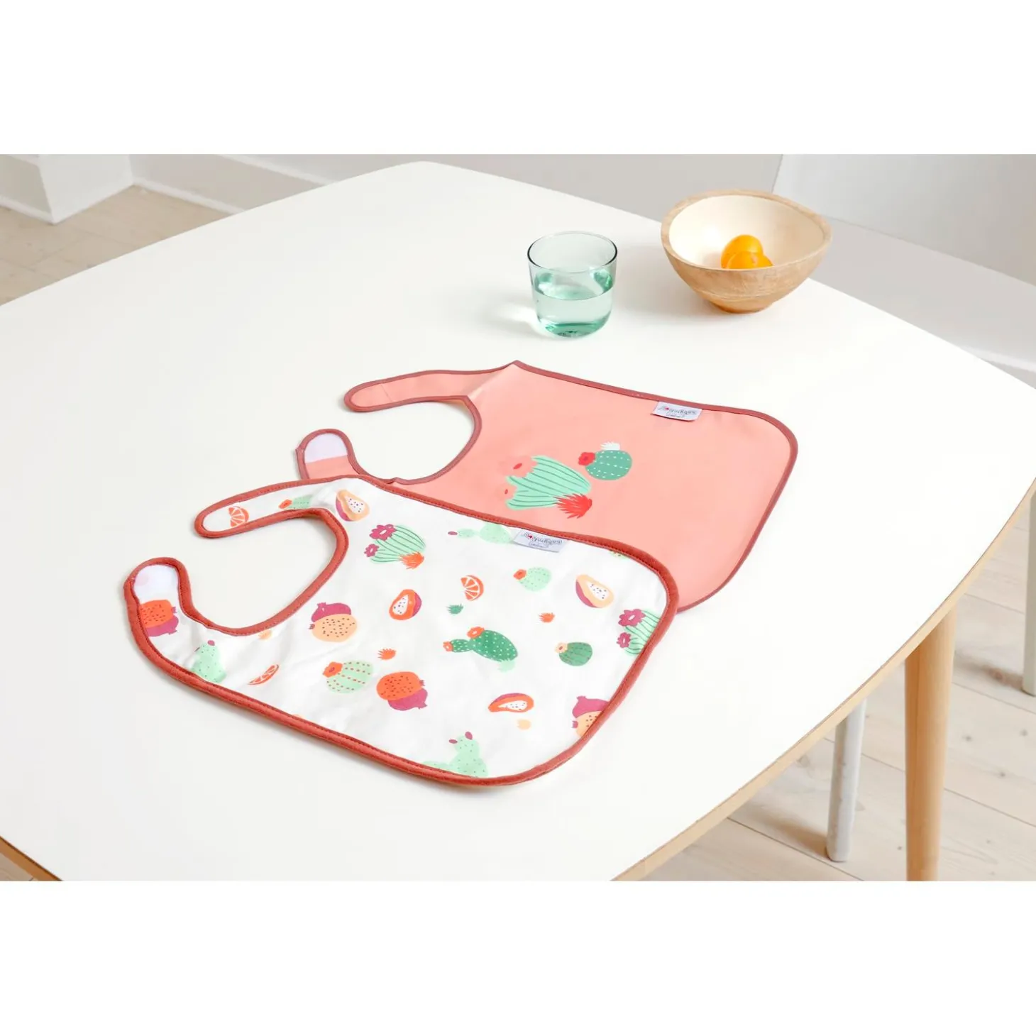 BabyToLove Lot de 2 bavoirs bi-matières Cactus Garden
