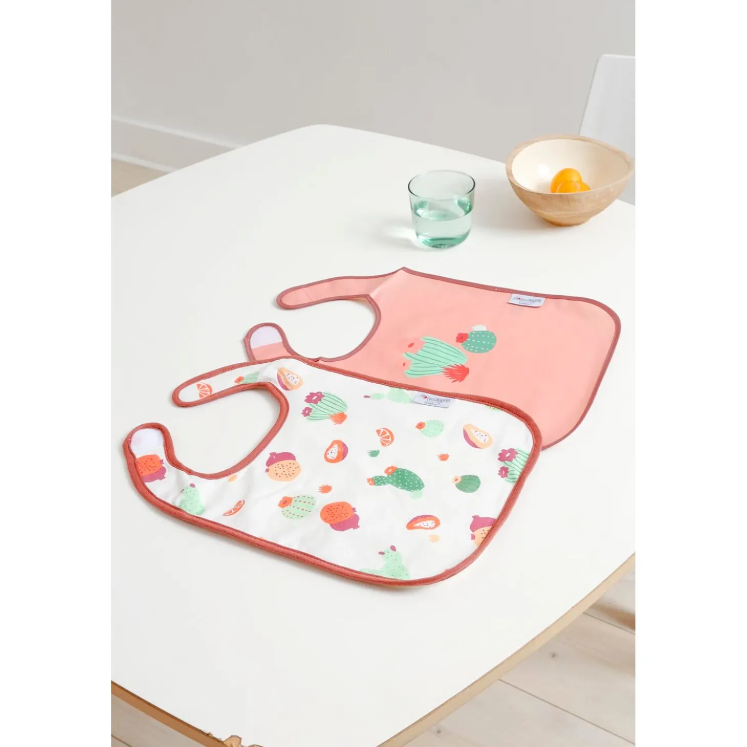 BabyToLove Lot de 2 bavoirs bi-matières Cactus Garden