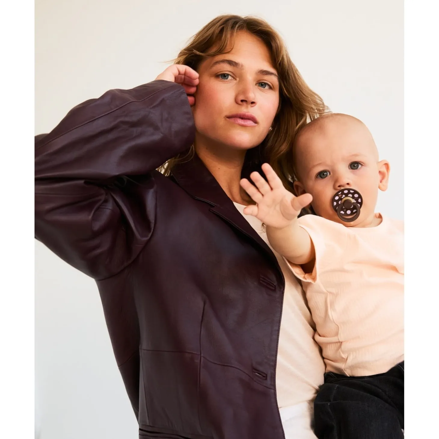 BIBS Tétine Studio Colour 2 Pack Polka Caoutchouc Baby Pink/Mocha Taille 2