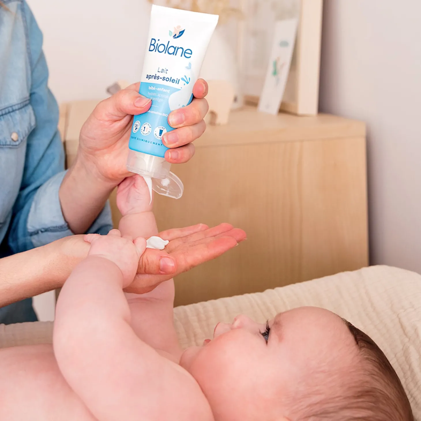 Biolane Lait après-soleil Bleu Et Blanc 100 ml