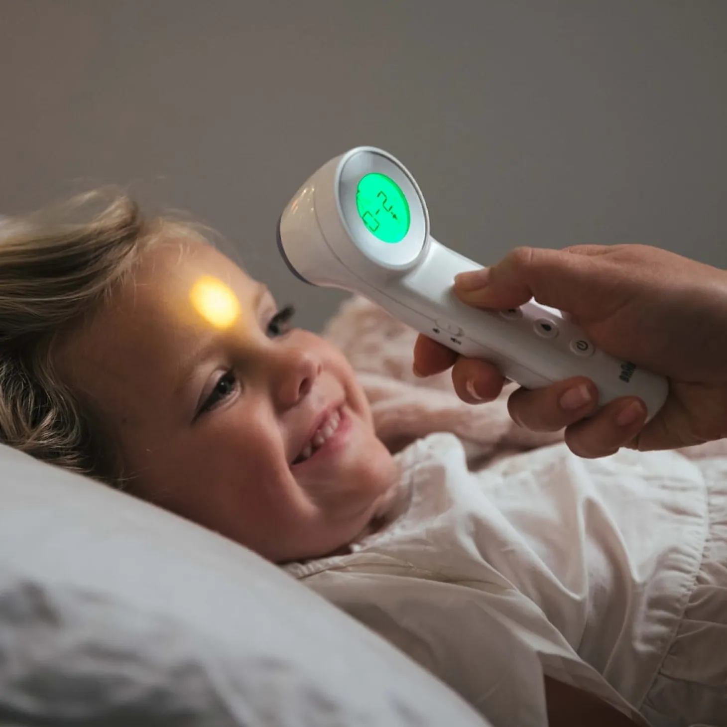 Braun Thermomètre SENSIANTM7 avec ou sans contact + âge précision