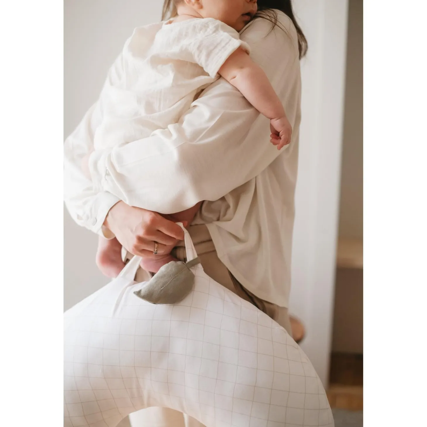 Candide Coussin de Maternité Nomade Mini Moon Jersey Grid Beige