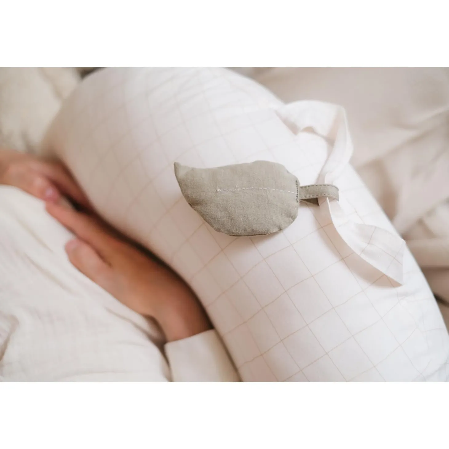 Candide Coussin de Maternité Nomade Mini Moon Jersey Grid Beige