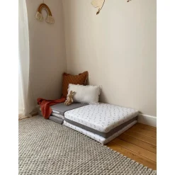 Candide                    Tapis de motricité    Grand modèle Lapins            180x120 cm