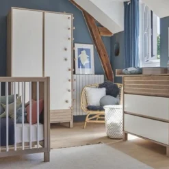 Chambre bébé complète Achille : lit 70x140, commode, armoire                            de Galipette