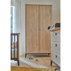 Chambre bébé complète Marcel Chêne Blond Et Noir : Lit 70x140, Commode 3 tiroirs, Armoire 2 portes de Galipette