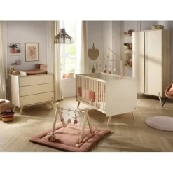 Chambre bébé complète Mélinée: Lit bébé  70x140, Commode 3 tiroirs, Armoire 2 portes , plan offert                             de Sauthon
