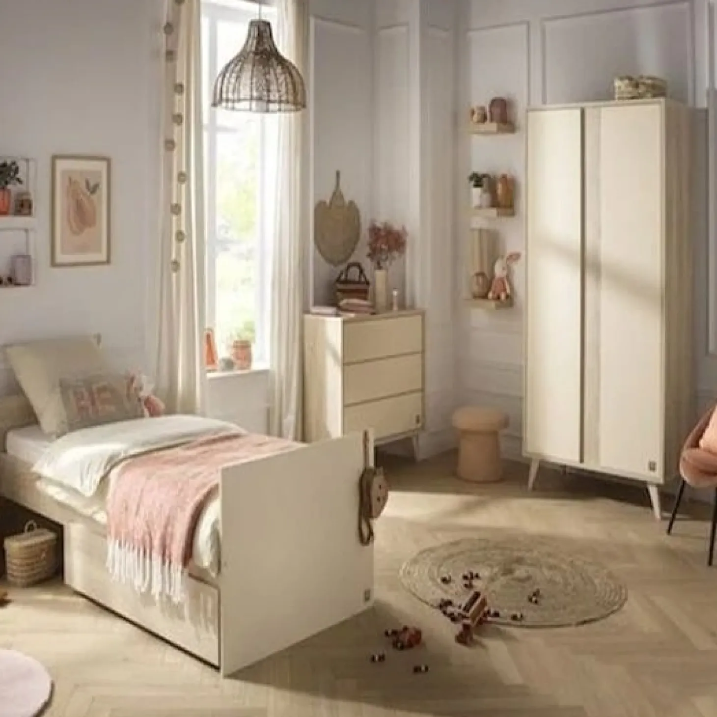 Chambre bébé complète Mélinée : Lit bébé transformable 60x120, Commode 3 tiroirs Armoire 2 portes plan offert de Sauthon