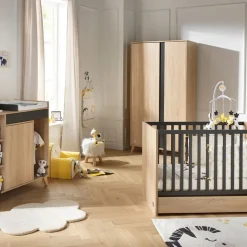 Chambre bébé complète Nova : lit 60x120, commode, armoire                            de Sauthon