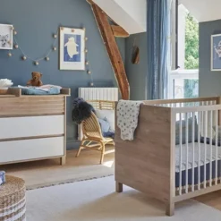 Chambre bébé duo Achille : lit 70x140, commode                            de Galipette