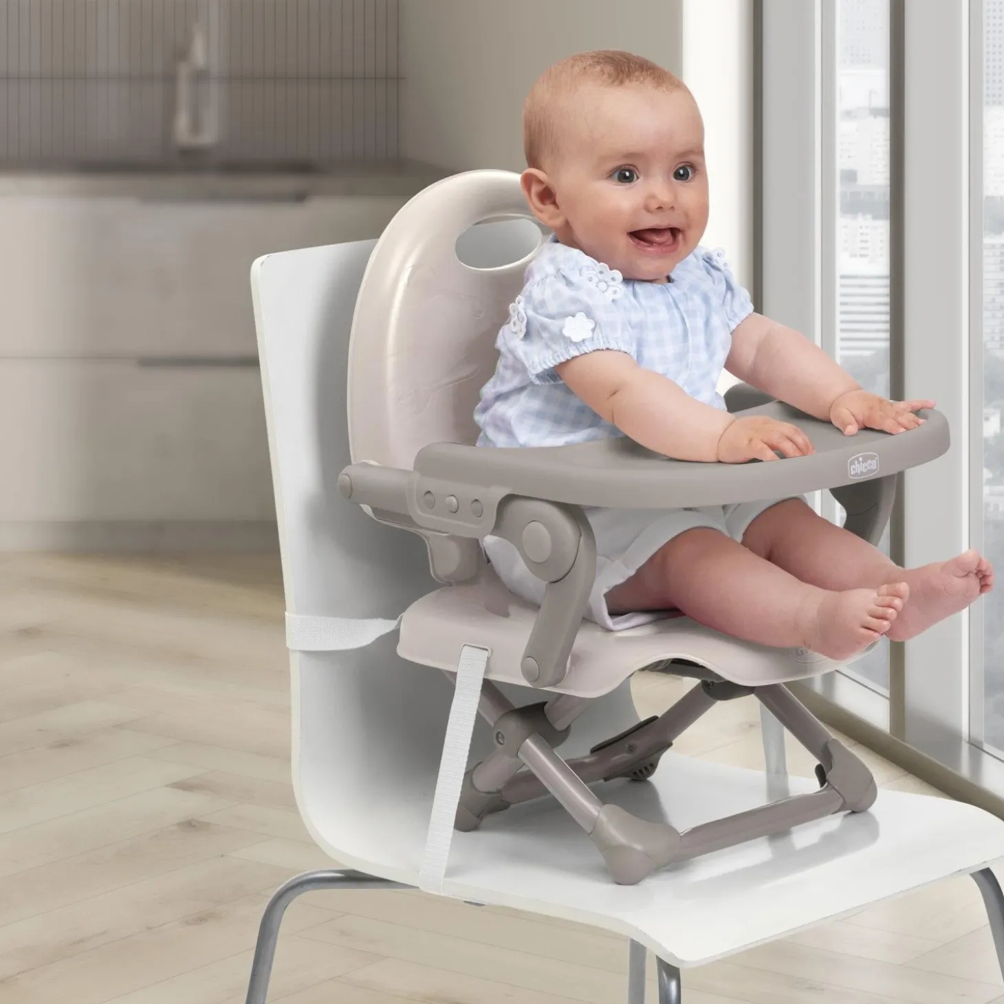 Chicco Rehausseur Pocket Snack Milky