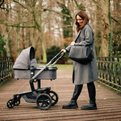 Childhome                    Sac à langer Mommy club    Black