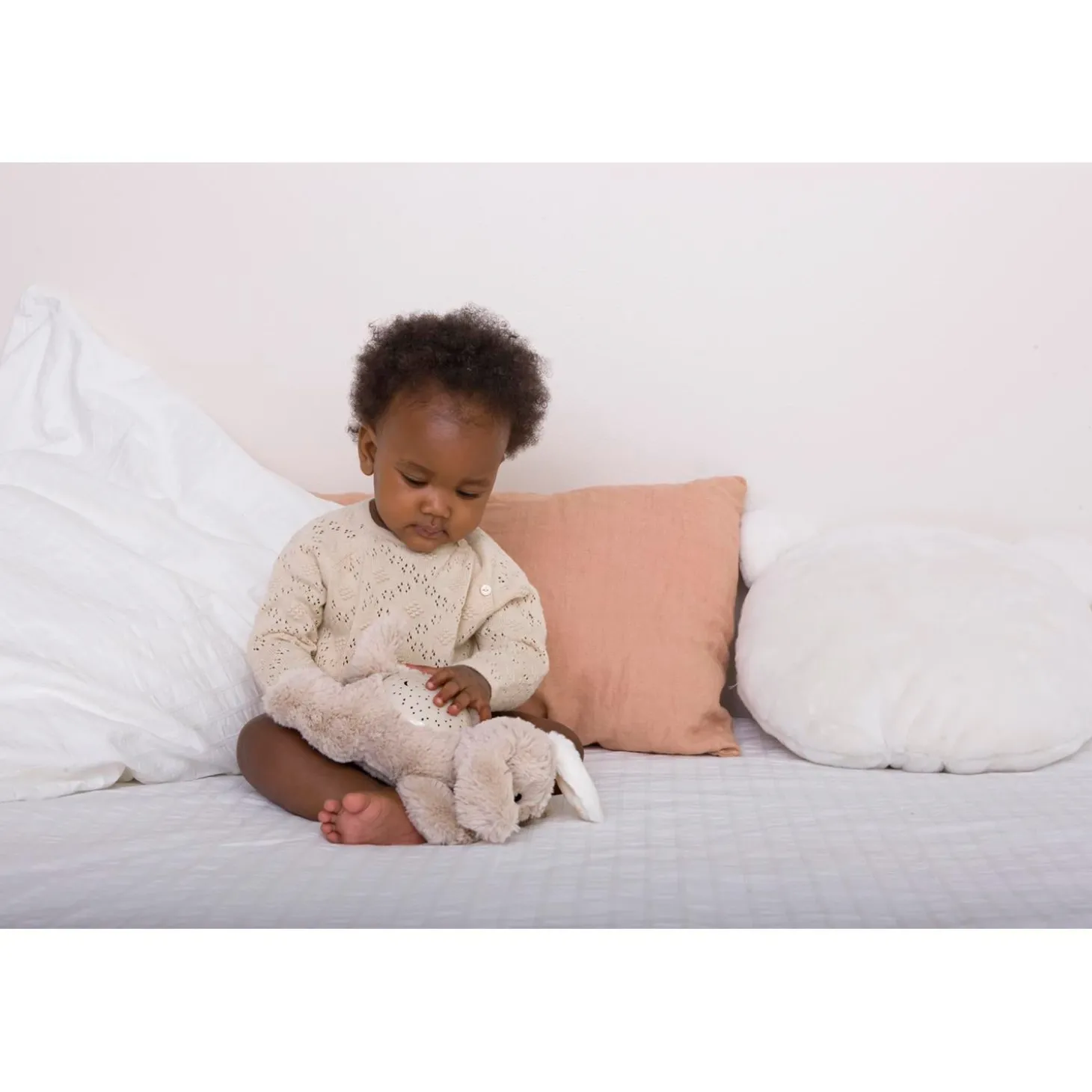Cloud b Peluche veilleuse à projections étoilées Dream Buddies Patch Puppy Beige