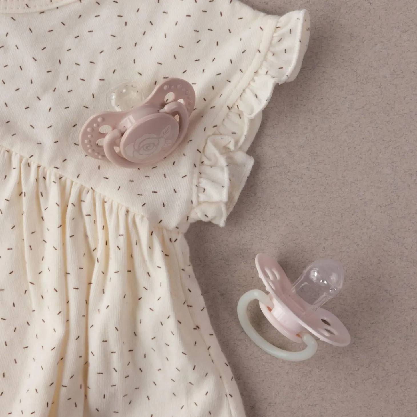 Difrax Lovi Sucette dynamique Nouveau né Babyshower Rose Naissance