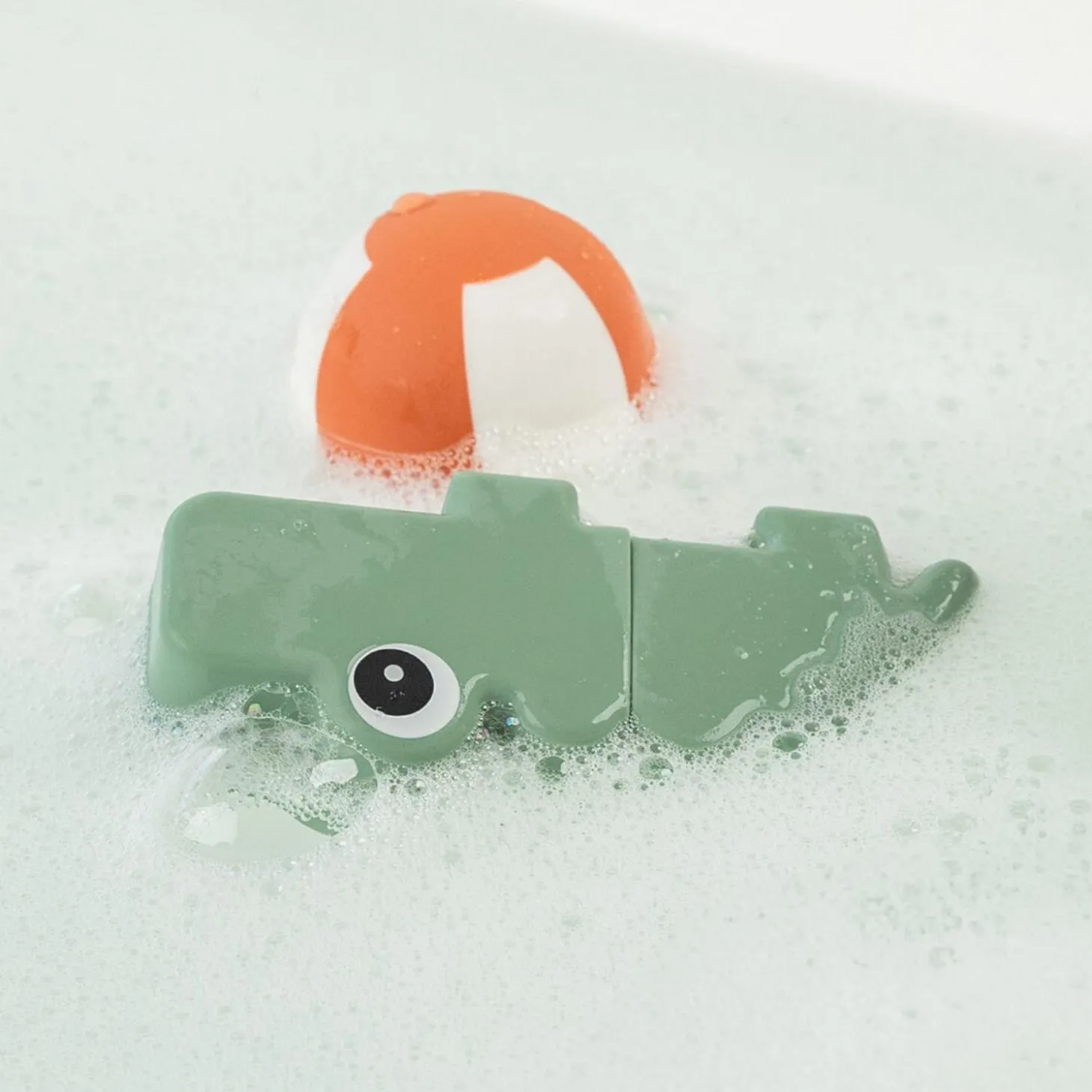 Done by Deer Aspergeur de bain Croco Vert