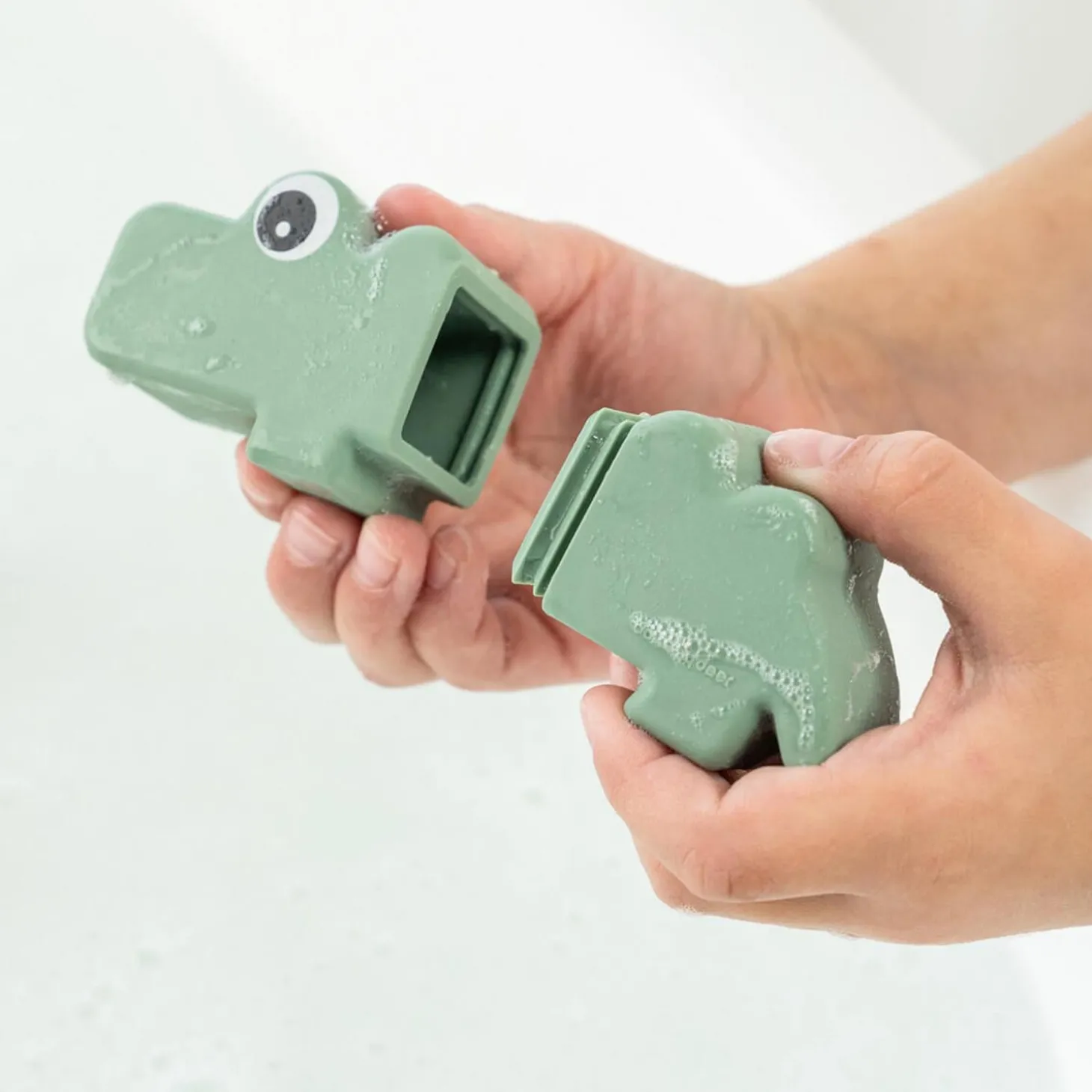 Done by Deer Aspergeur de bain Croco Vert