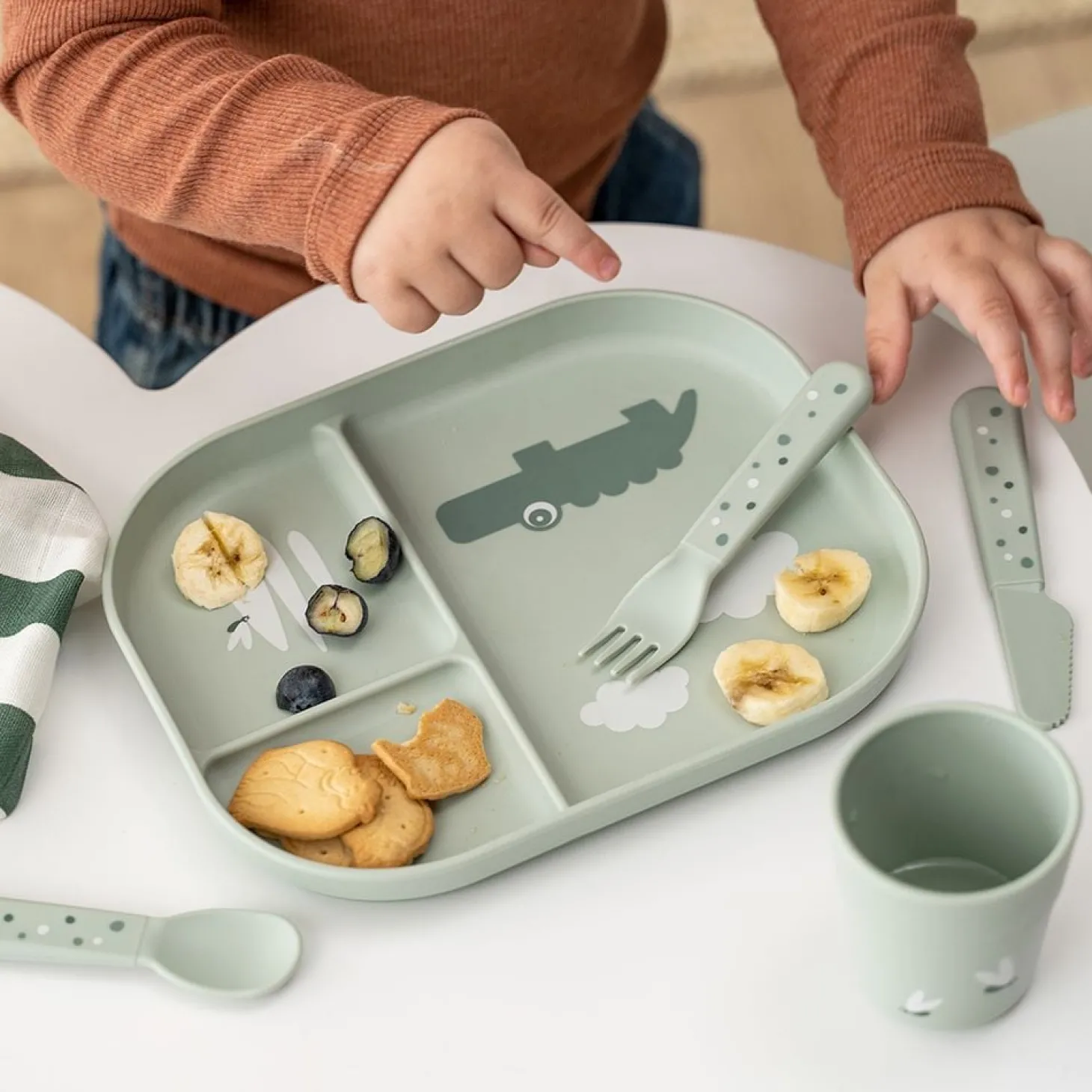 Done by Deer Assiette plateau croco Foodie Vert 22 x 18 cm