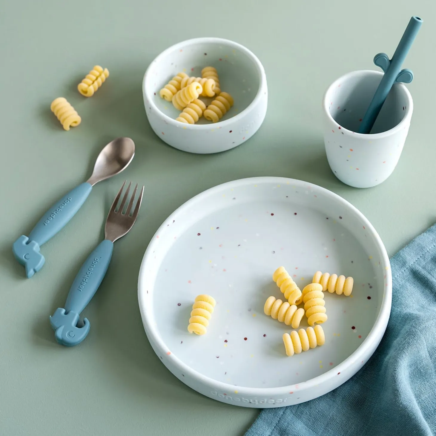Done by Deer Coffret repas en silicone Confetti Bleu