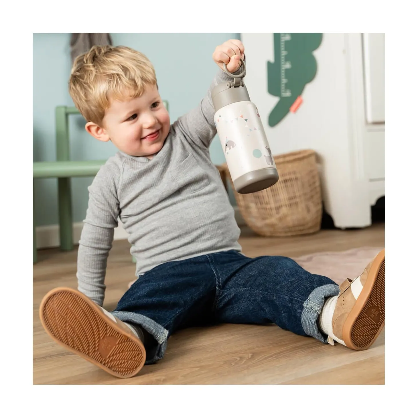 Done by Deer Gourde à paille isotherme Celebration Sable 340 ml