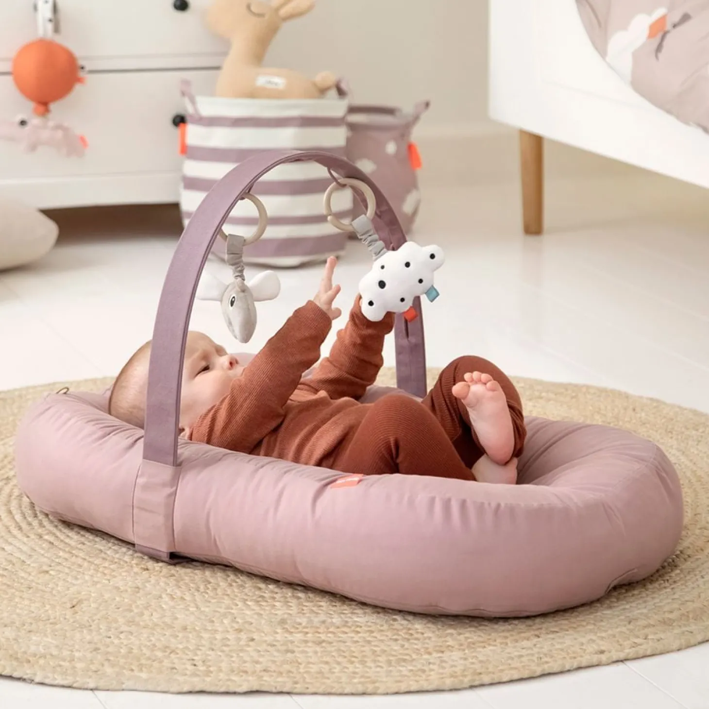 Done by Deer Lot de 2 jouets d'éveil à suspendre Happy clouds Sable