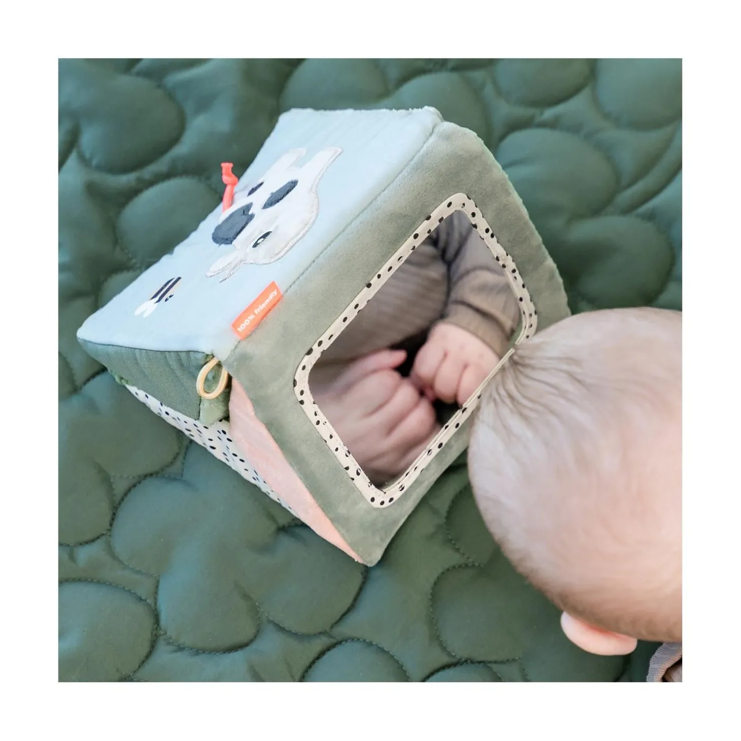 Done by Deer Miroir sensoriel pliable Tiny farm Multicolore