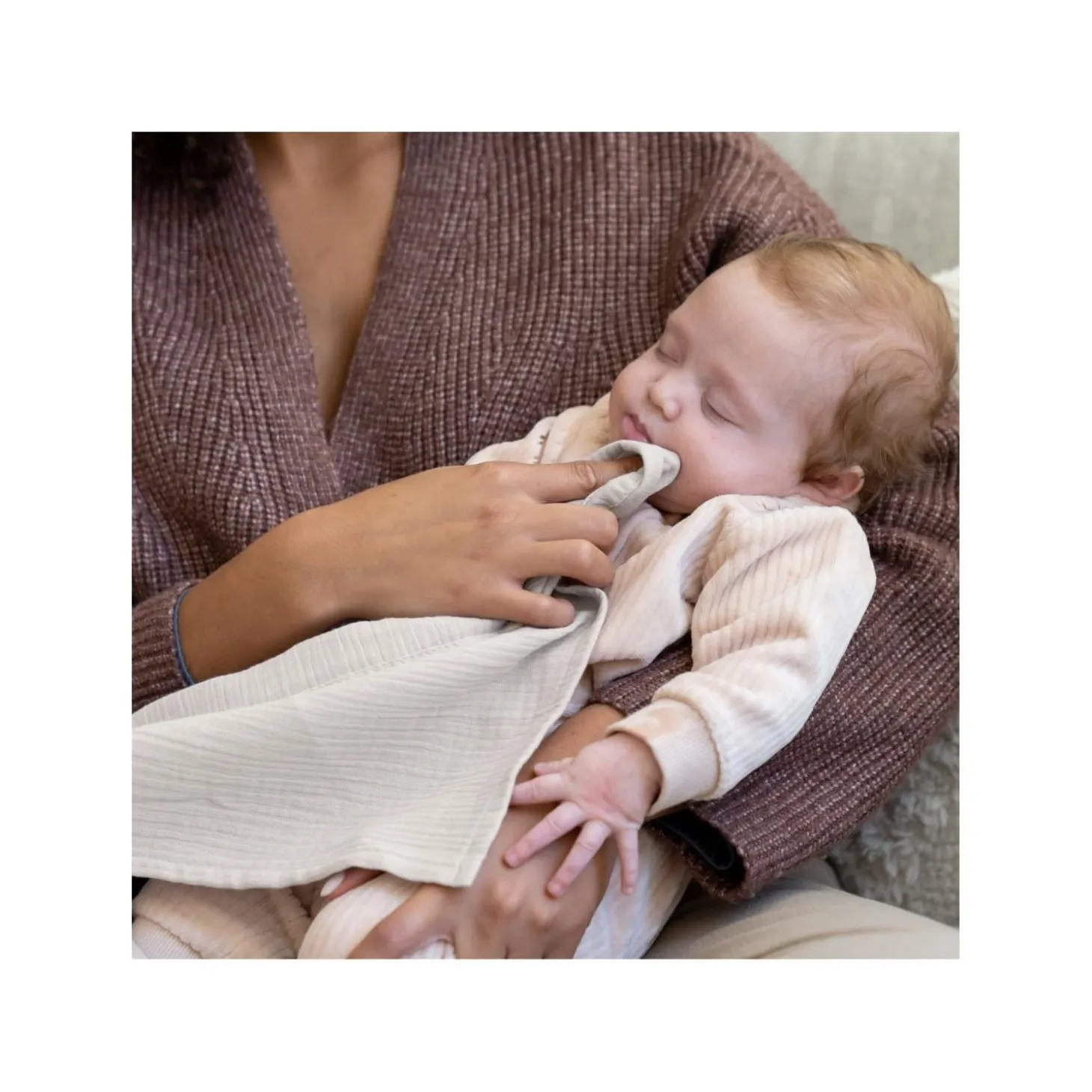 Doomoo Cape d'allaitement Mom'N Play Tetra Almond