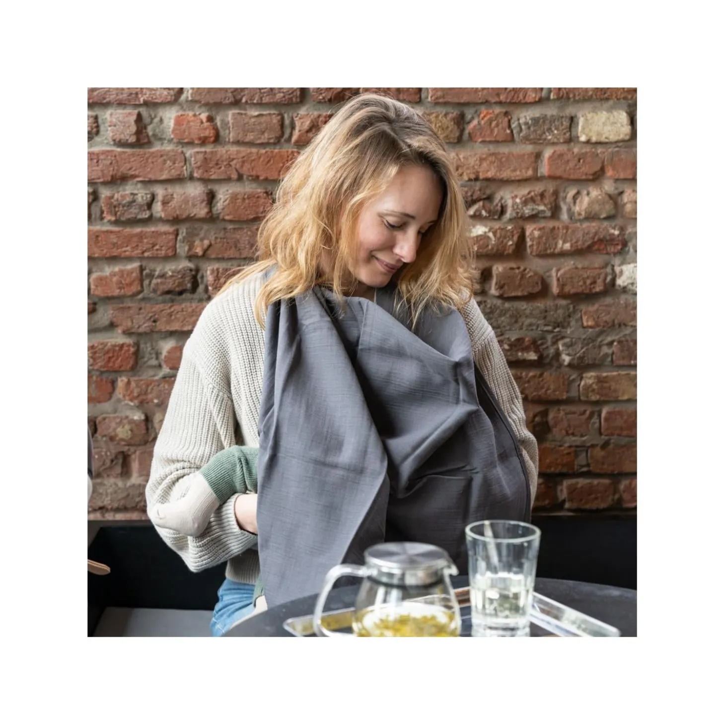 Doomoo Cape d'allaitement Mom'N Play Tetra Grey