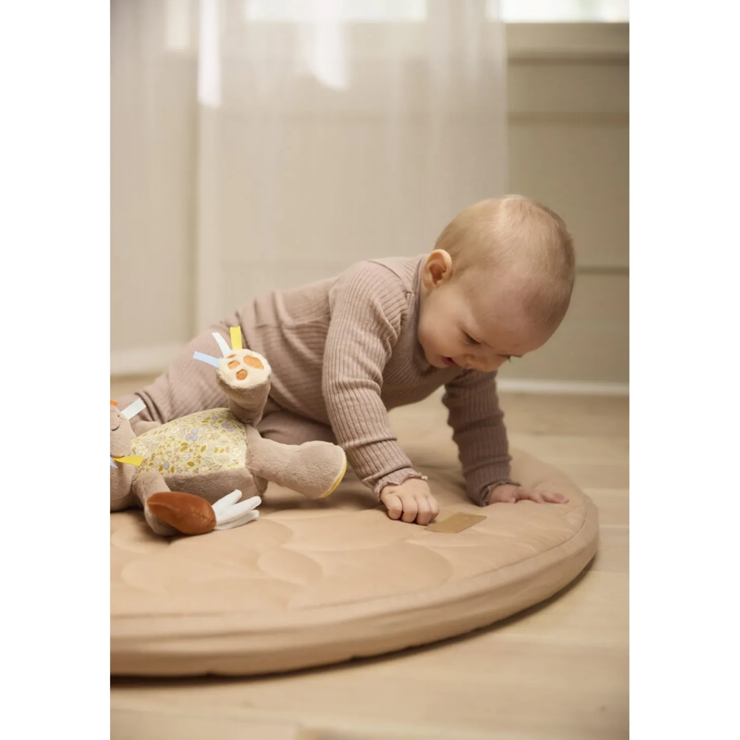 Filibabba Peluche d’activité Bonnie le lapin Multicolore