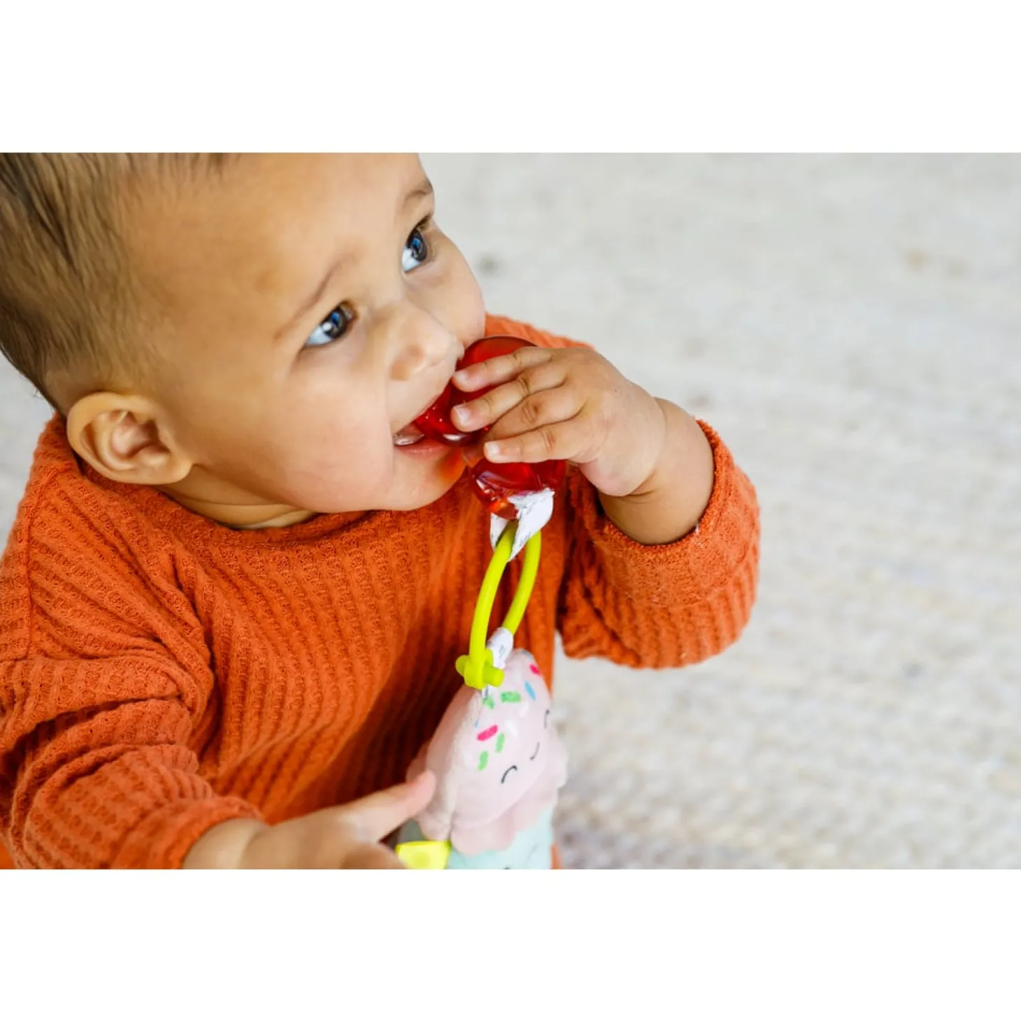 Infantino Peluche Glace à mordiller Multicolore