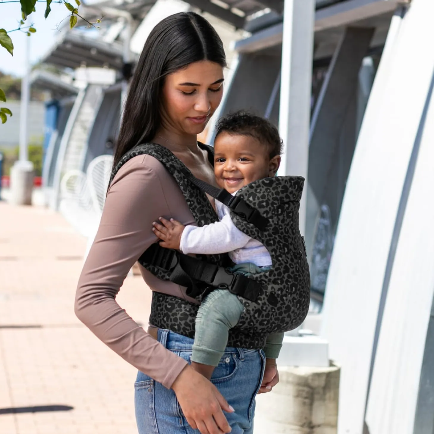 Infantino Porte bébé - Flip 4-en-1 Black Léopard