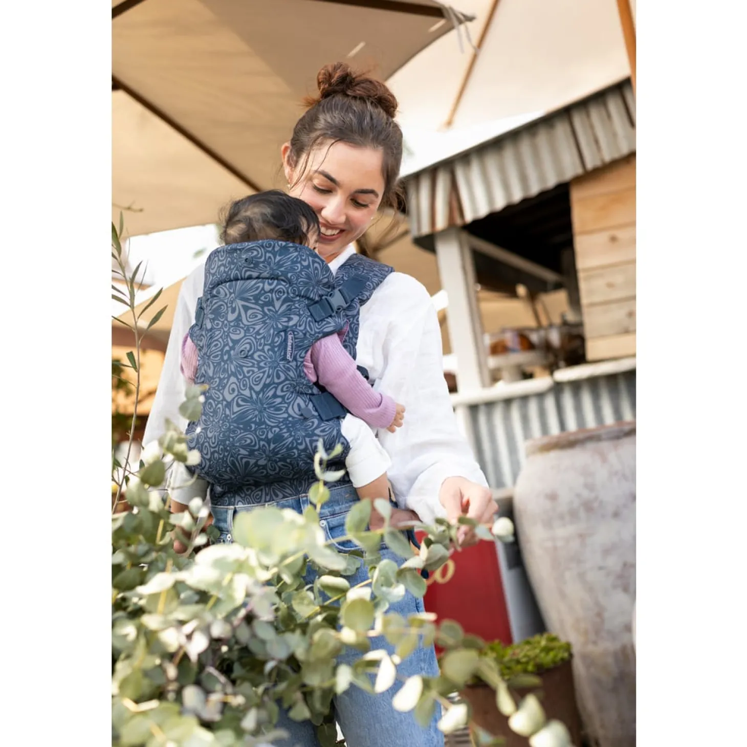 Infantino Porte bébé - Flip 4-en-1 Navy Floral