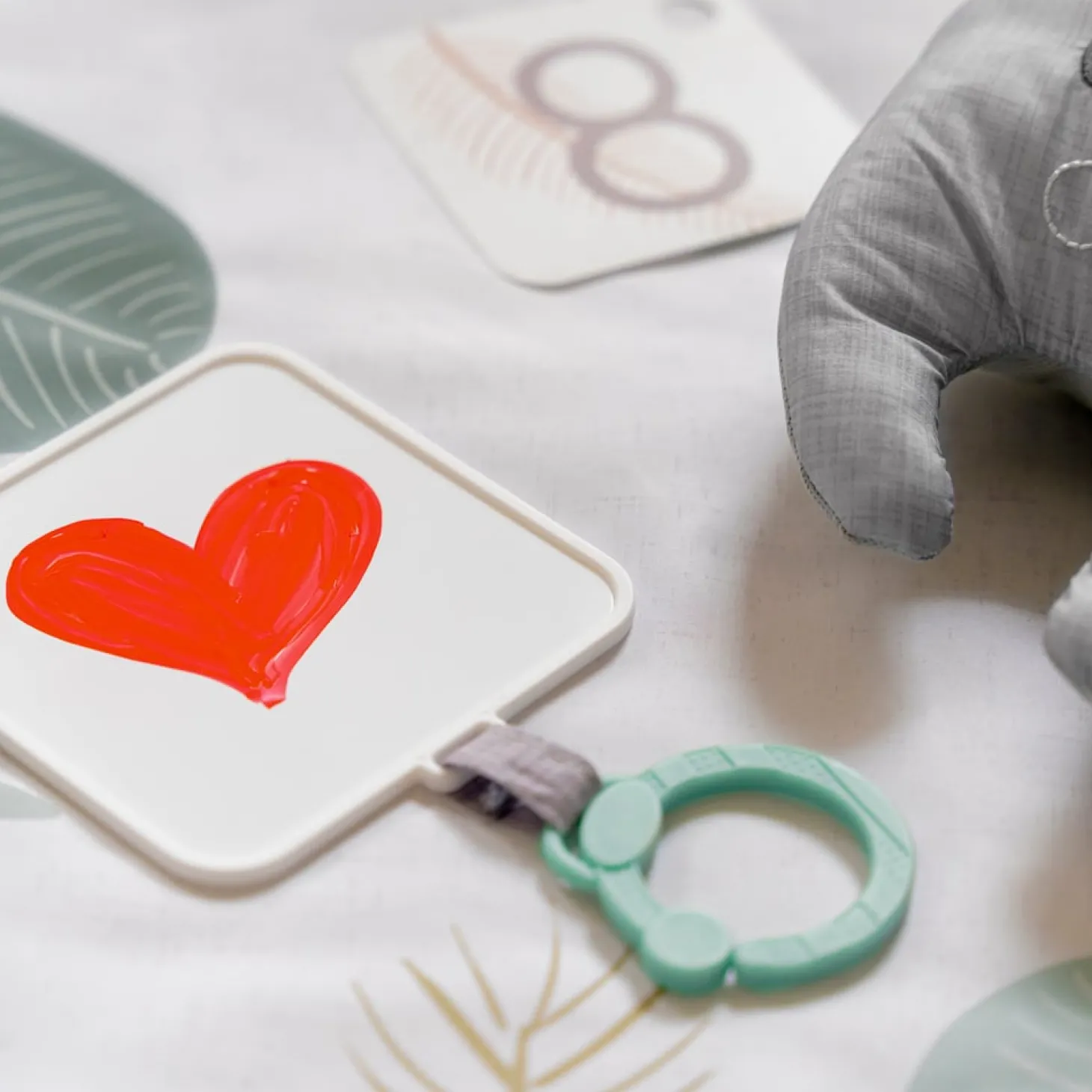 Ingenuity Tapis d'éveil Petit Eléphant Blanc, Gris, Vert