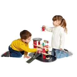 Janod Gamme Bolid - Caserne de Pompiers - 5 Accessoires Rouge