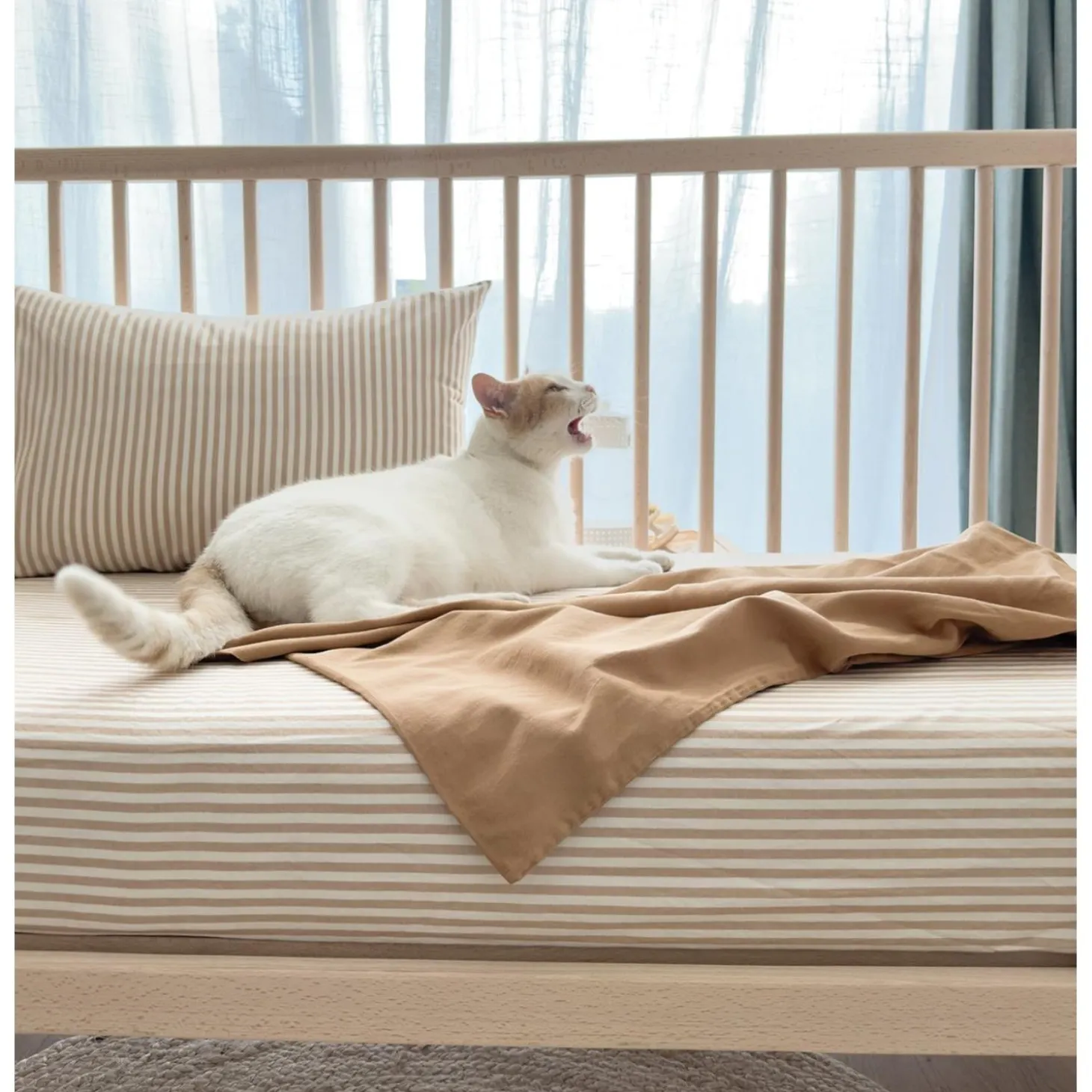 Kadolis Drap housse bébé Percale de Coton Bio Rayé Ambre 70x140 cm