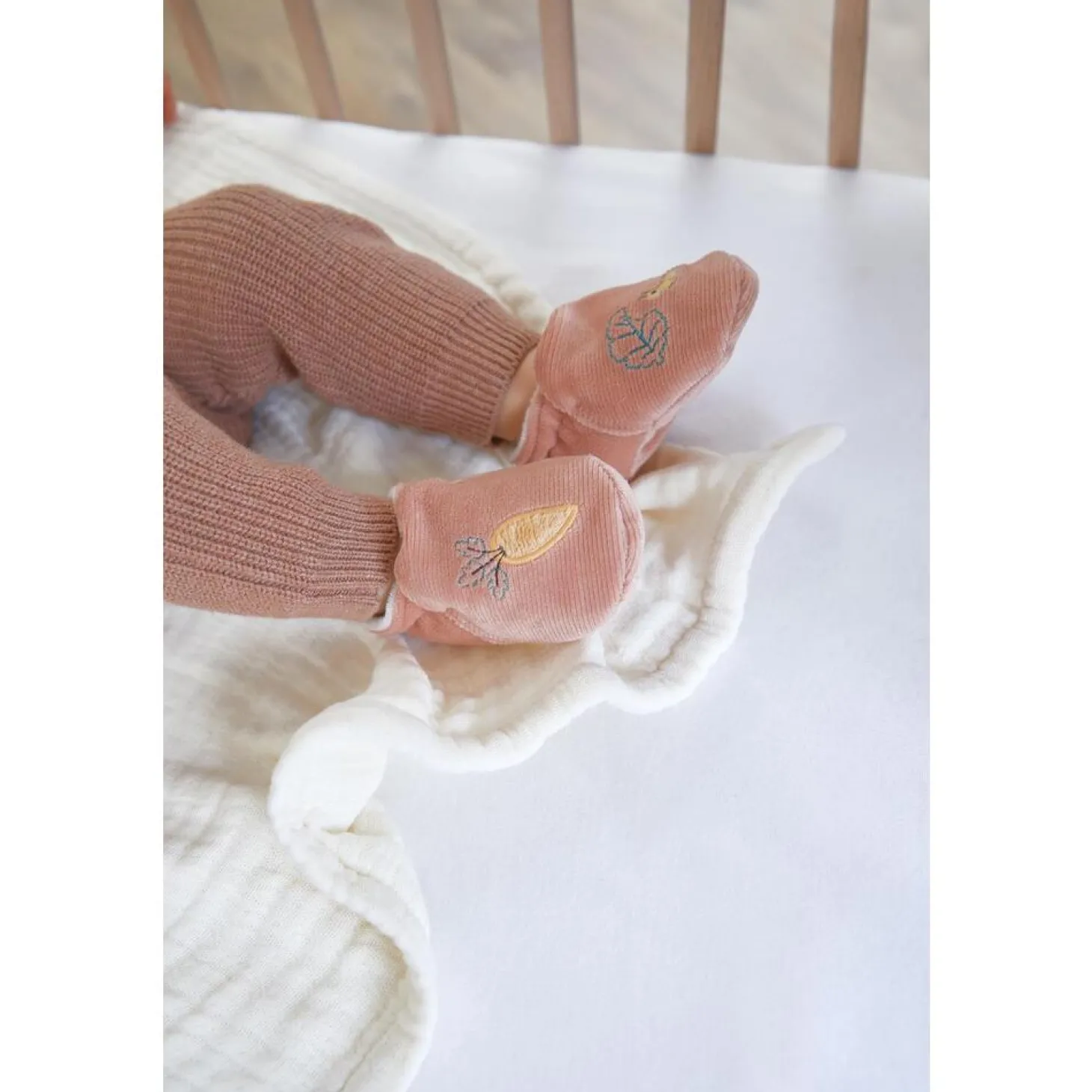 Kaloo Peluche d'activités Bracelet & Chaussons Lapin Marron