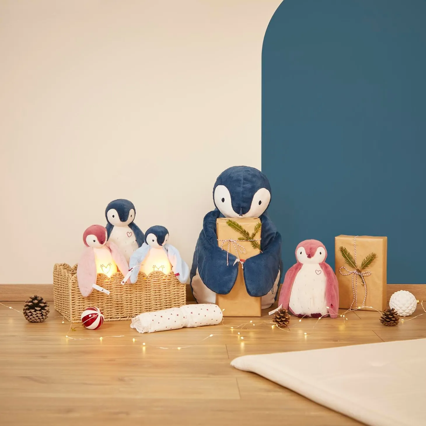 Kaloo Peluche veilleuse manchot Bleu