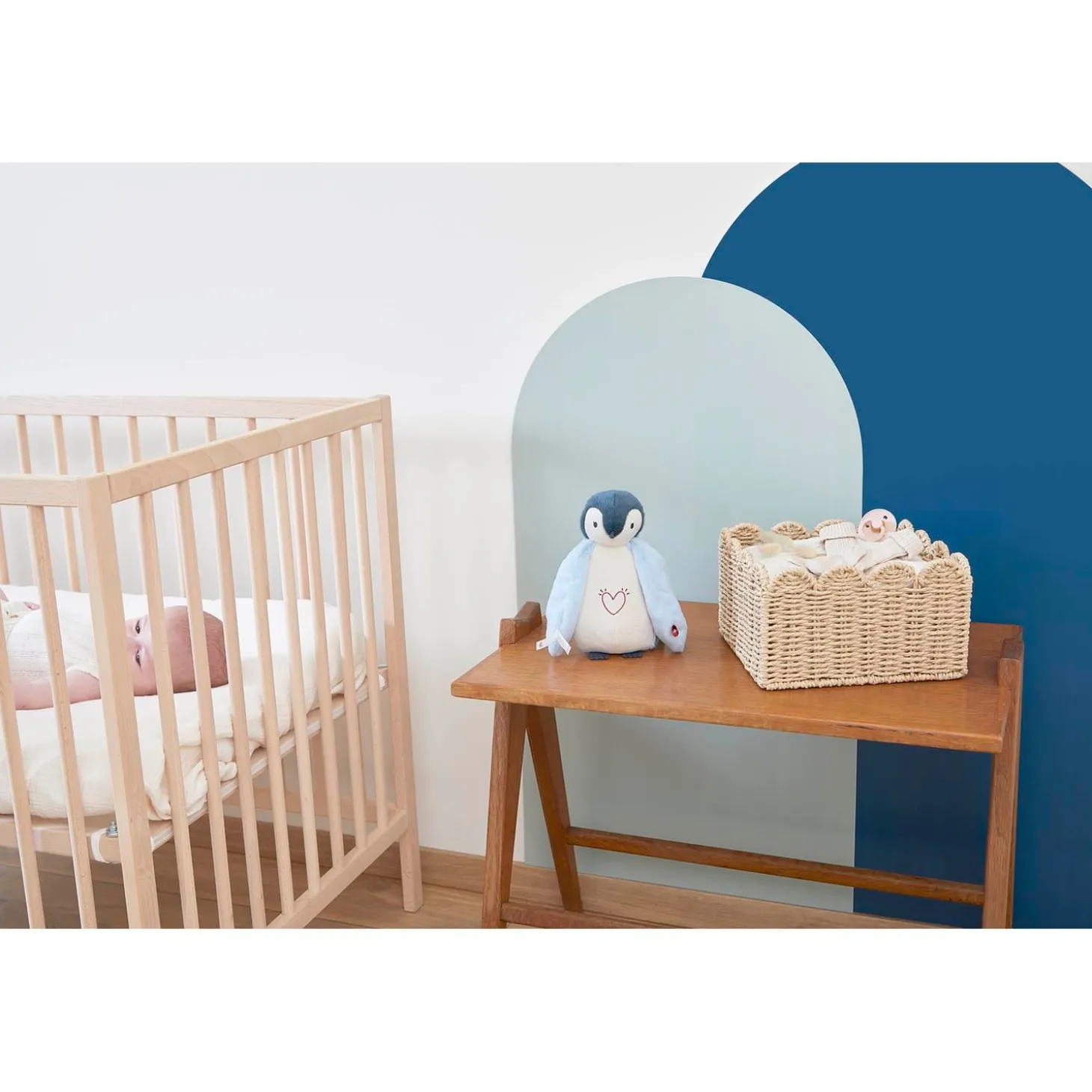 Kaloo Peluche veilleuse manchot Bleu