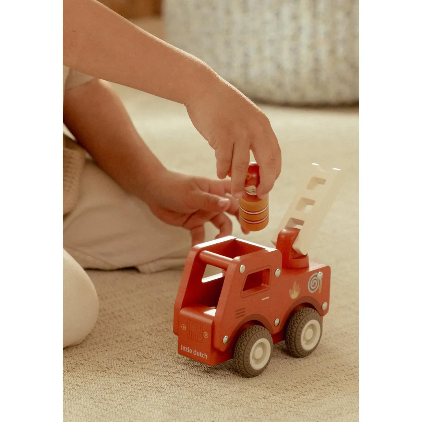 Little Dutch Camion de pompiers 1er âge en bois FSC Multicolore