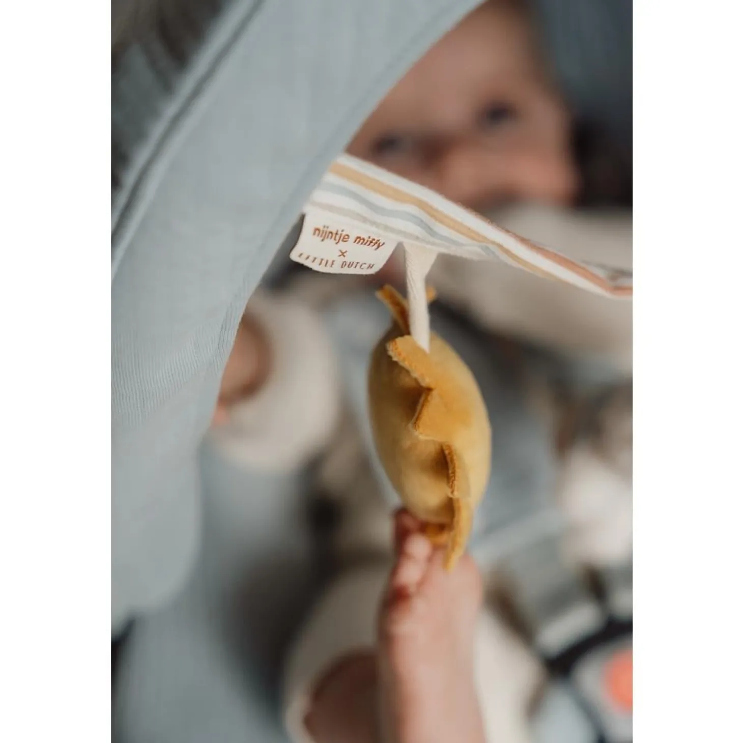 Little Dutch Chaine d'activités pour poussette Miffy Vintage Sunny