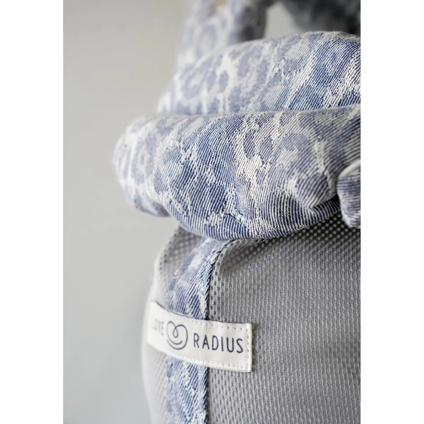 Love Radius by JPMBB Porte-bébé PhysioCarrier 2 Edition Limitée Blue Léopard