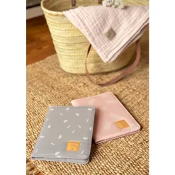 Lässig                    Housse carnet de santé Blocks    Taupe